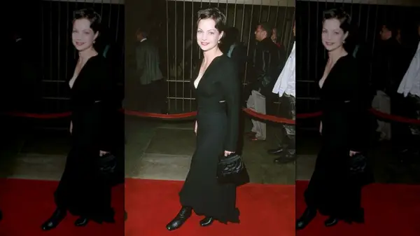 Kimberly Williams-Paisley in an all-black outfit