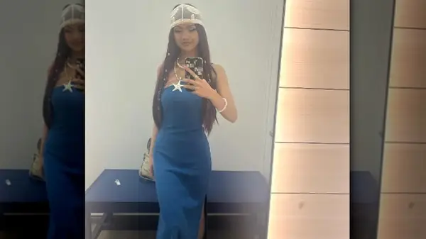 Woman in starfish necklace