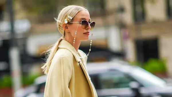 A woman with hair jewels in 