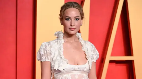 Veraltete Trends Jennifer Lawrence wurde beim Tragen erwischt