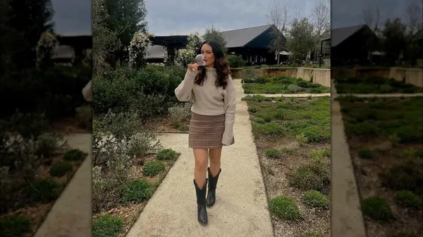 Woman wearing cowboy boots 