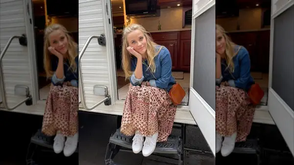 Reese Witherspoon on set