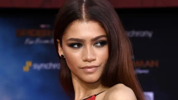 Zendaya er banebrydende for den lave nederdel trend