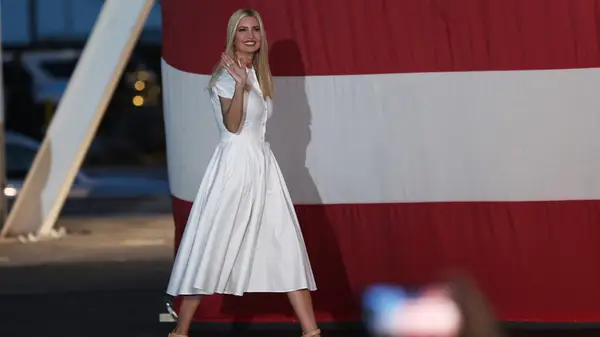 5 tendenze obsolete non possiamo credere che indossava Ivanka Trump