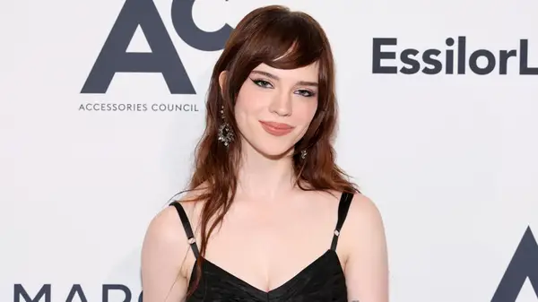 Teen Natalie di Yellowjackets è così meravigliosa nella vita reale