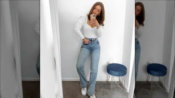Woman wearing dad jeans