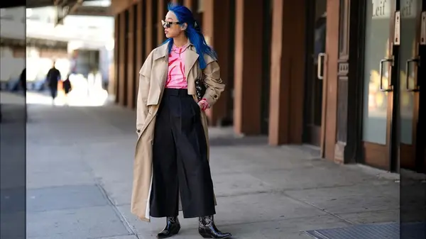 Woman wears wide leg pants