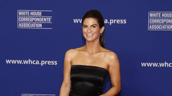 קייטלן קולינס הראתה את רגליה הקטלניות יותר מפעם אחת