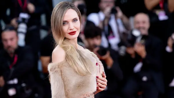 5 razy Angelina Jolie przybiła trendy, pozostając wiernym jej ostrym stylu