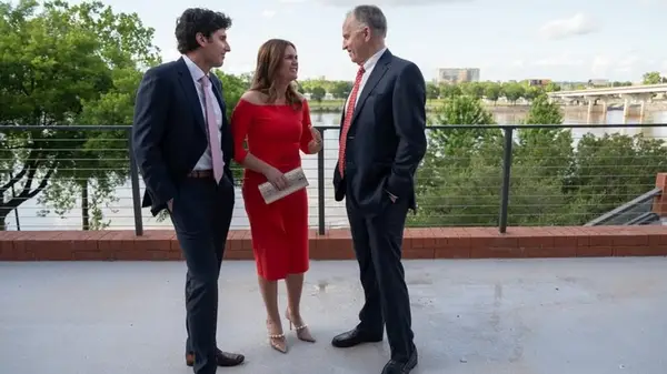 Sarah Huckabee Sanders in red dress and nude heel
