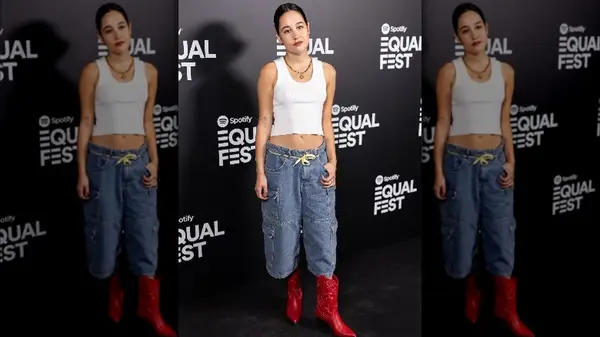 Yarea in capri pants