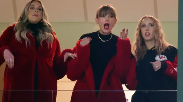 Taylor Swift red coat
