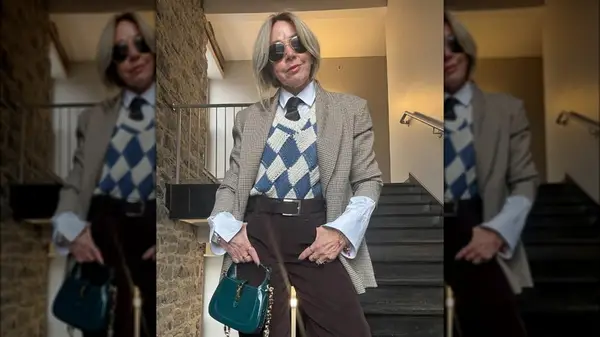 Woman on Instagram in a blazer 