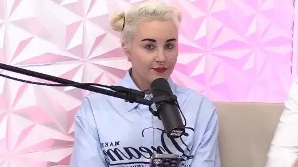 Amanda Bynes on her podcast