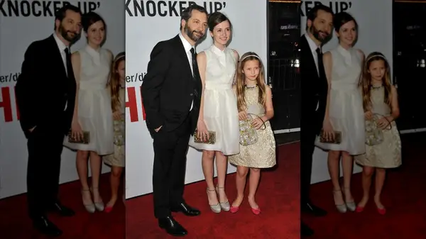 maude apatow at the world premiere of this is forty with her sister iris and dad judd 2012