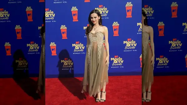 Maude Apatow attends the 2019 MTV Movie and TV Awards