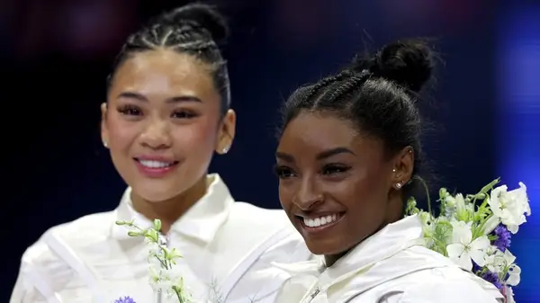 Suni Lee and Simone Biles