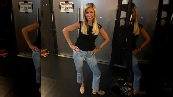 Ainsley Earhardt wearing cropped jeans