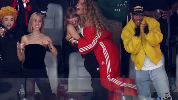 Taylor Swift and Blake Lively at Super Bowl