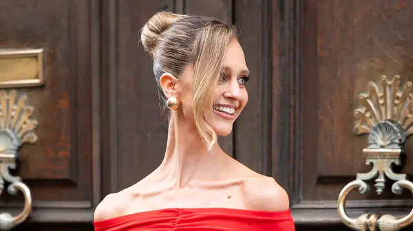 Woman with big earrings 