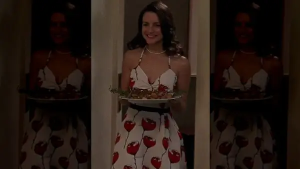 Charlotte hosting dinner in Sex and the City