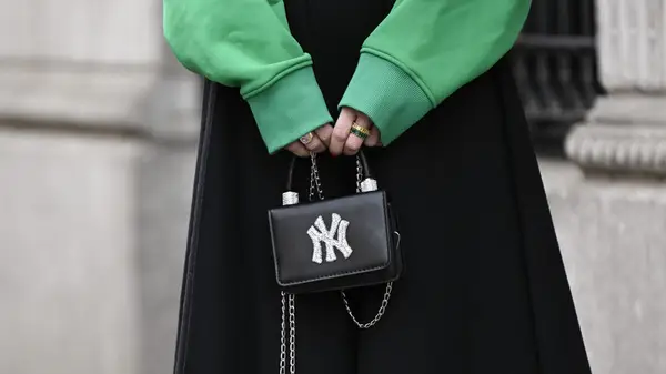 Purse with Yankee logo