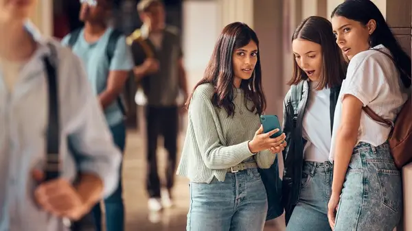 Jak zacházet s příliš konkurenčním přítelem ve vašem životě