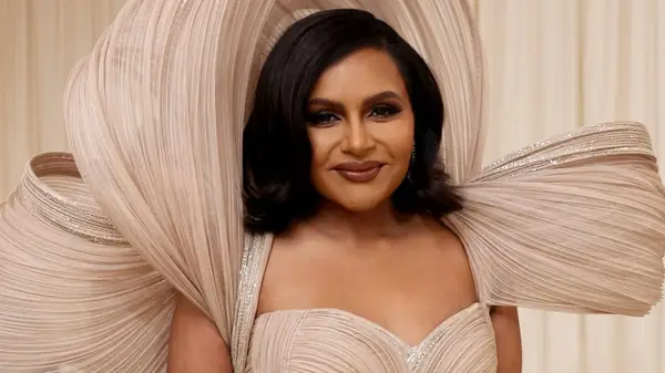 Mindy Kaling smiling