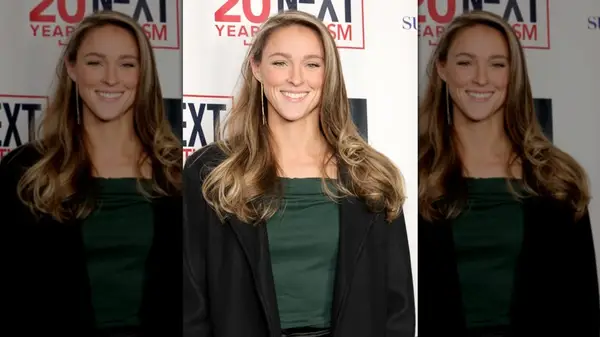 Kylie Kelce smiles on red carpet