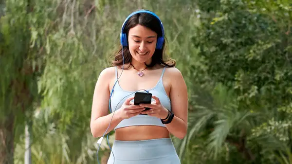 5 scelte del club del libro di Reese che sono fantastiche sull'audio