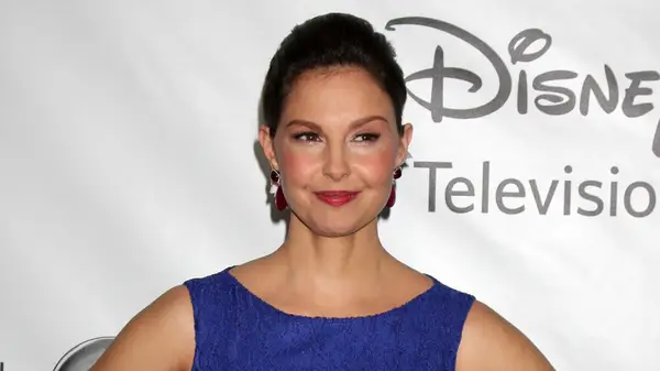 Ashley Judd smiling