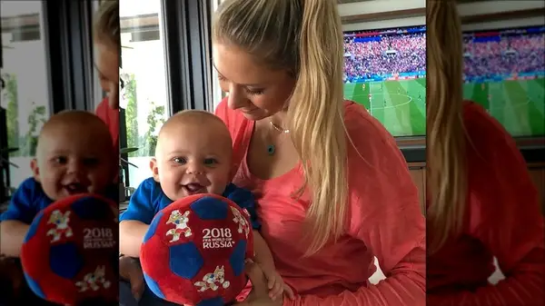 Anna Kournikova with her child
