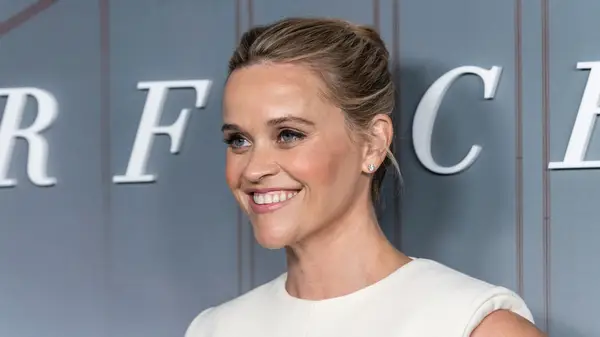 La selección del club de lectura de Reese que se convirtió en una serie de canales de Hallmark