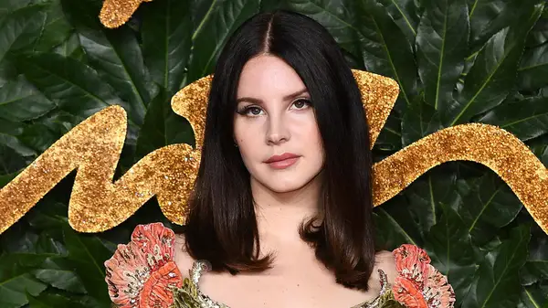I libri preferiti di Lana Del Rey sono lunatici come la sua musica