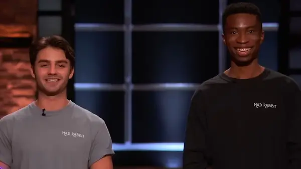 Voici ce qui s'est passé avec un tatouage de lapin fou après Shark Tank