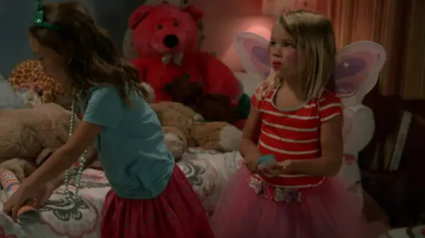 Aubrey Anderson-Emmons and Raegan Revord in Modern Family