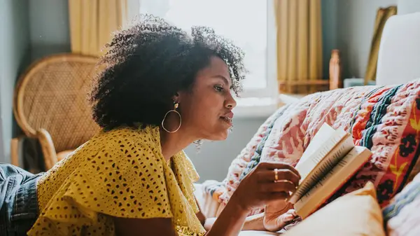 3 sinais de que você vai adorar o acolhedor gênero de mistério, conforme contado pelo autor Ellen Byron