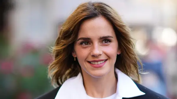 De bedste bøger fra Emma Watsons bogklub, vores delte hylde