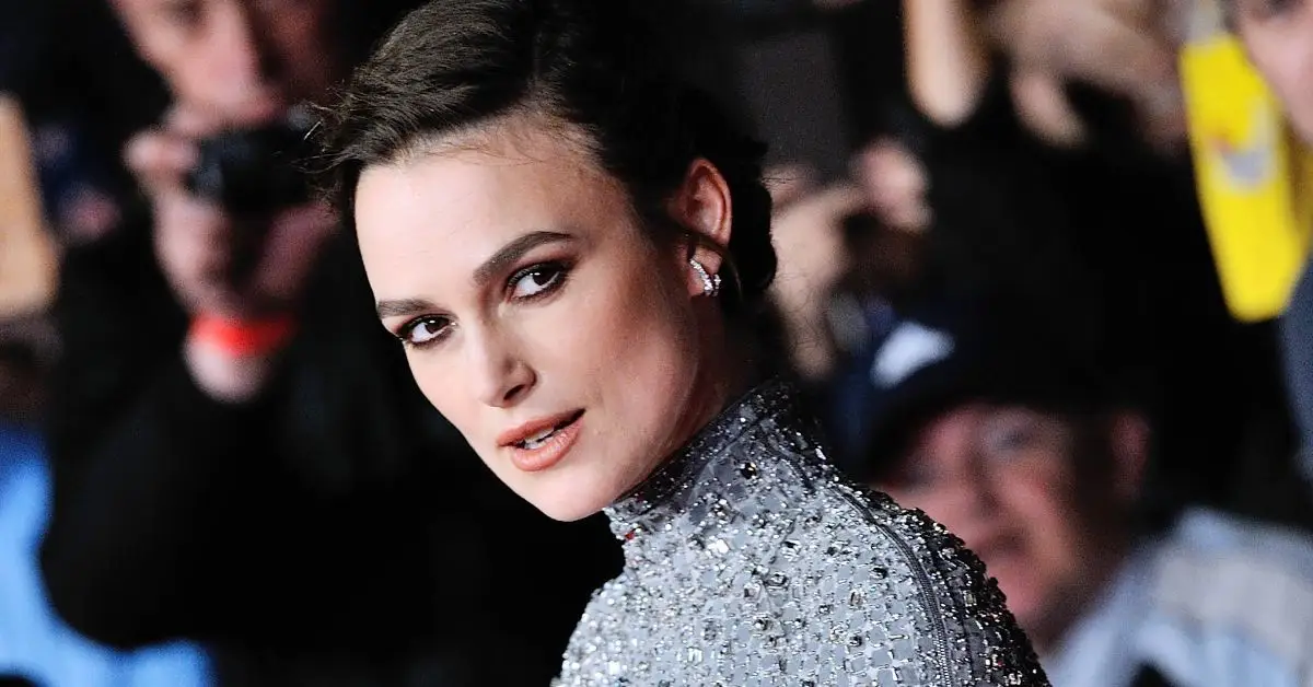 Keira Knightley under premiären av Colette under den 62:a BFI London Film Festival