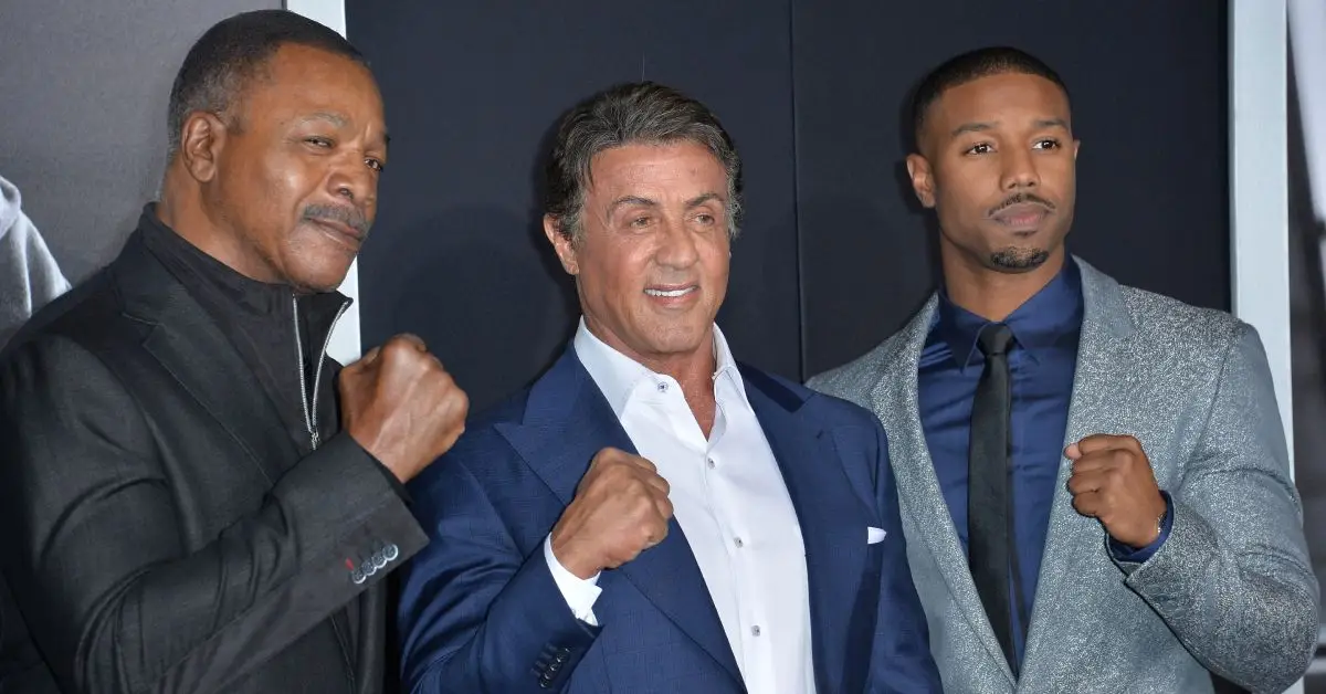 מייקל בי ג'ורדן, סילבסטר סטלון וקארל וות'רס מצטלמים יחד באגרופיהם