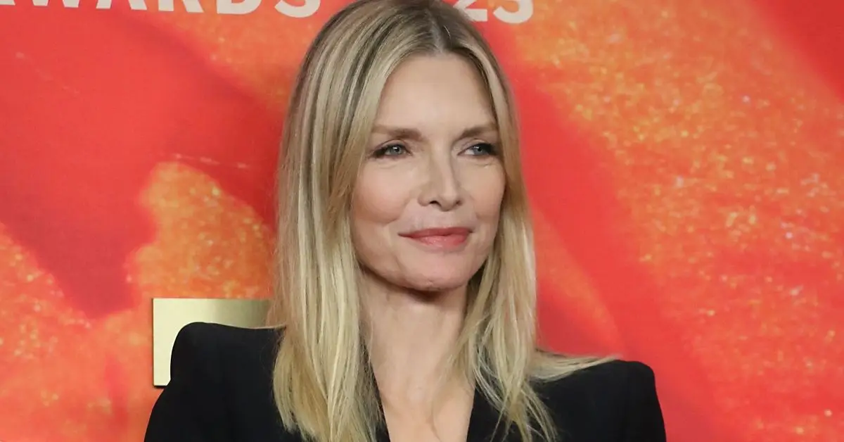 Michelle Pfeiffer på en rød løber