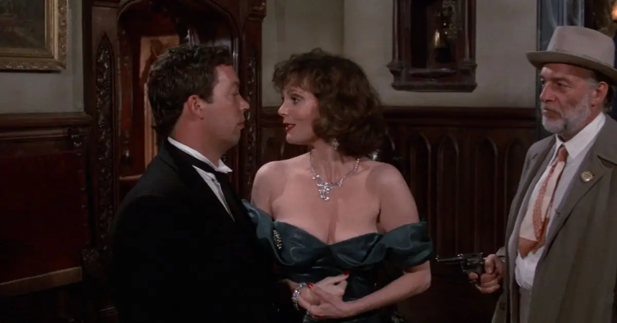 Lesley Ann Warren jako slečna Scarlett Clue 1985 Tim Curry