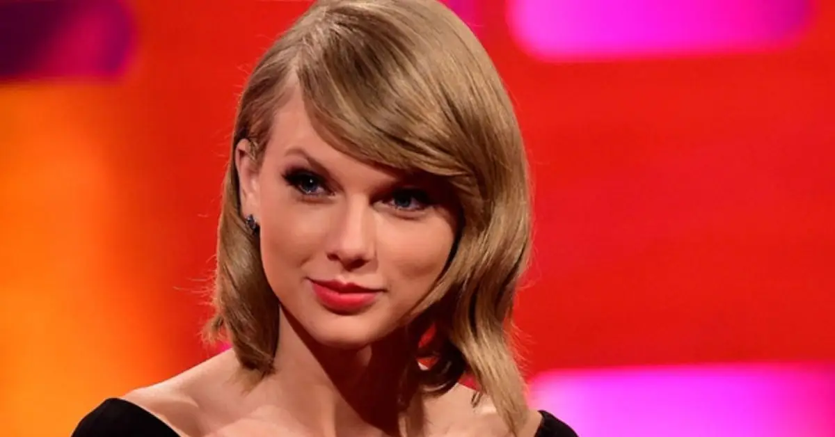 Taylor Swift på Graham Norton ler