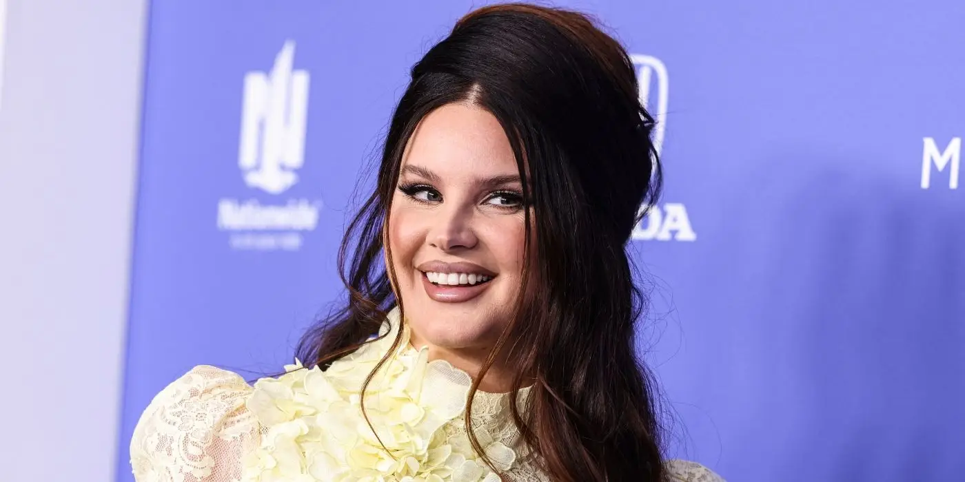 לאנה דל ריי על השטיח האדום