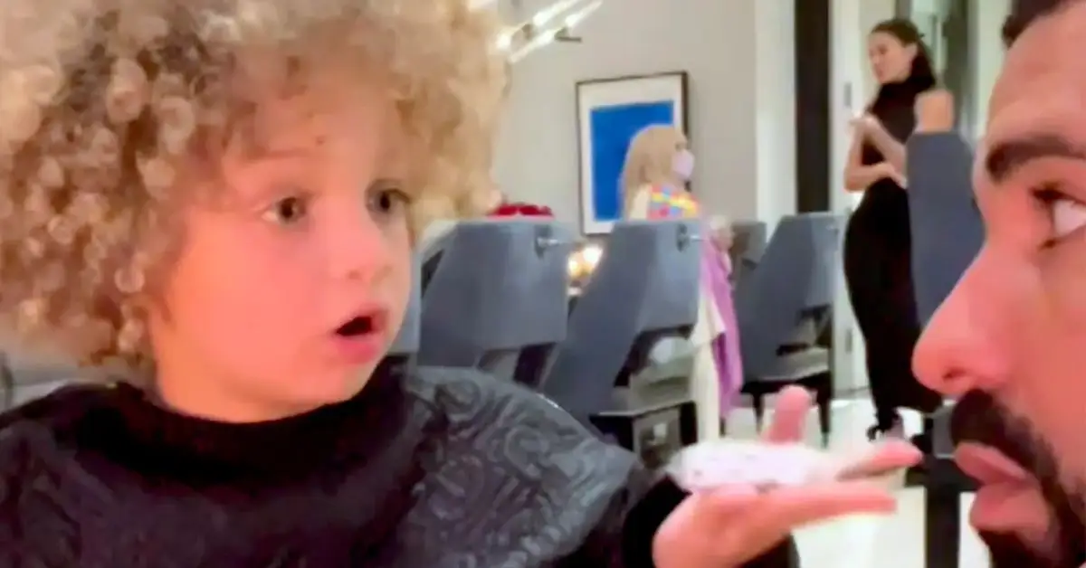 Adonis enseñando francés a Drake