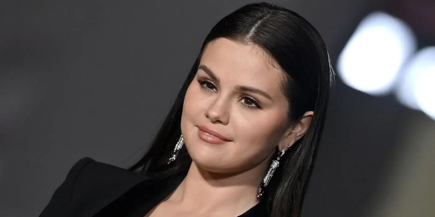 Selena Gomez no tapete vermelho