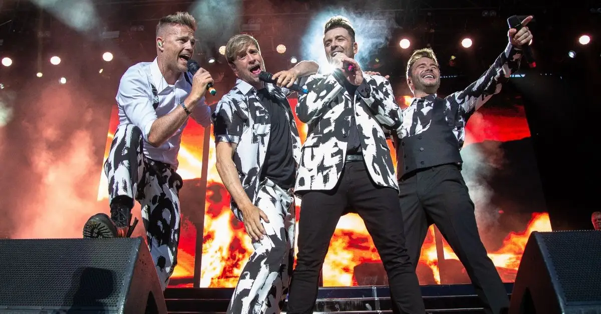 Westlife se apresentando