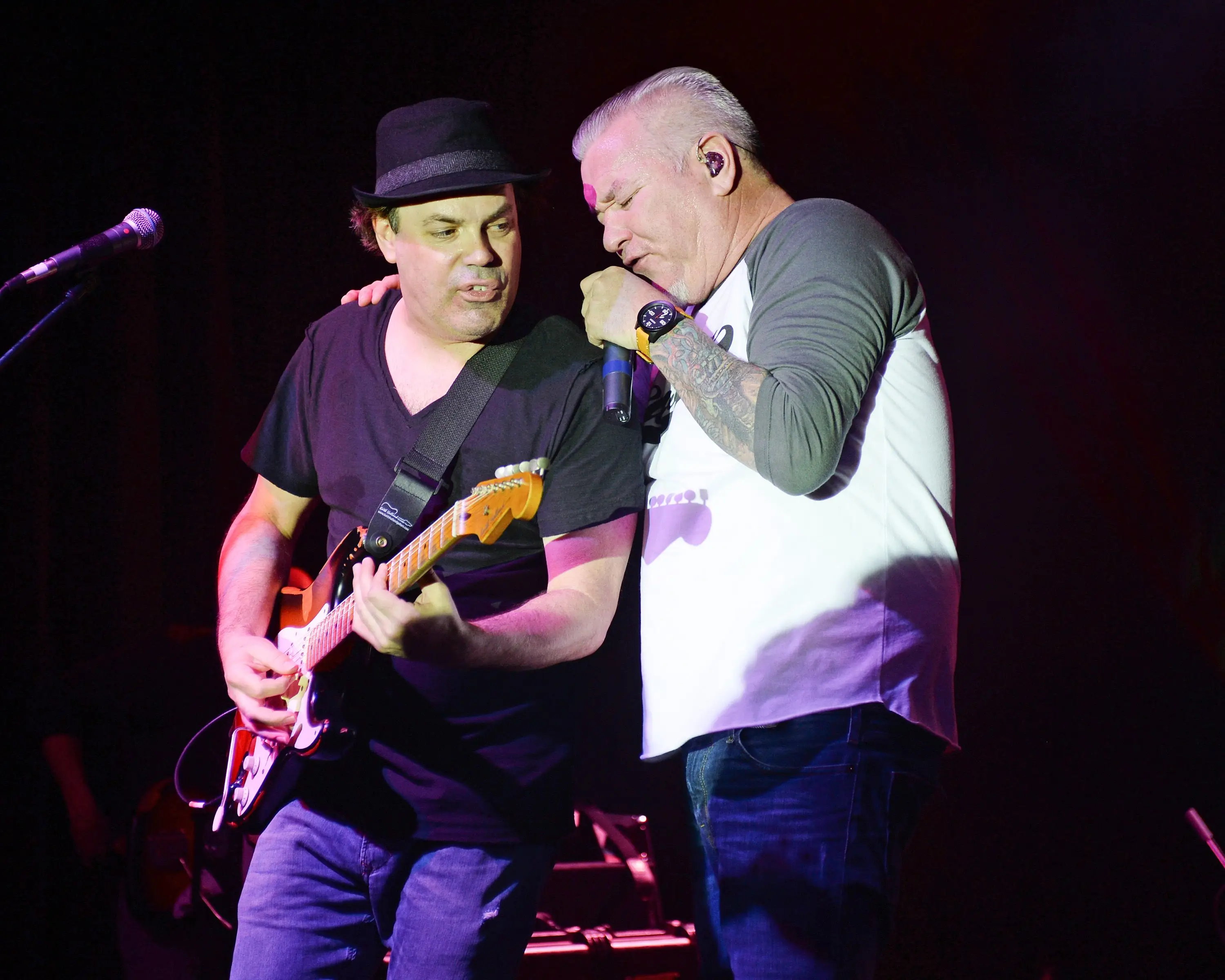 Steve Harwell은 Smash Mouth의 Shrek 유산에 열광하지 않았으며 수익도 은퇴하기에 충분하지 않았습니다.