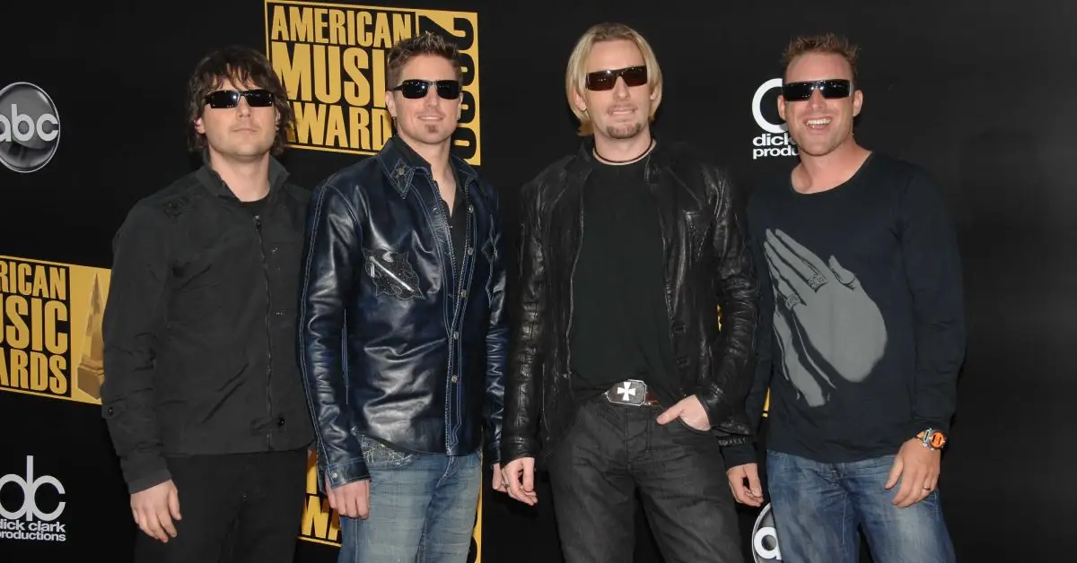 Nickelback iført solbriller på den røde løber