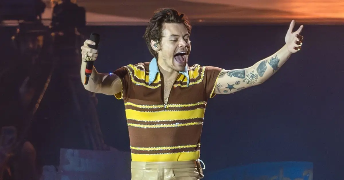 Harry Styles uppträder